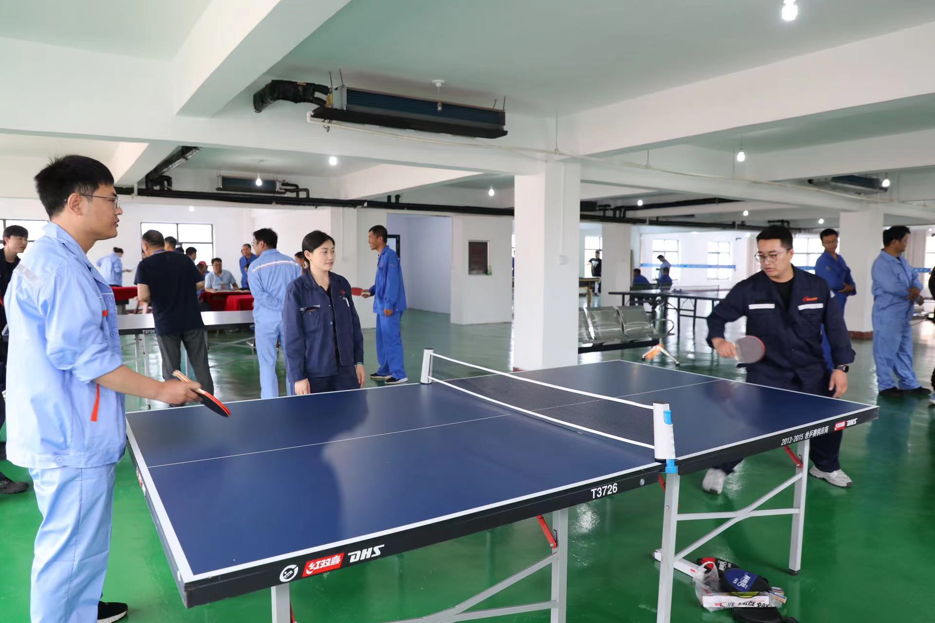 老子有钱lzyq88官网集团职工活动中心揭牌仪式暨夏日职工趣味运动会